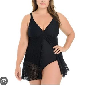 SWIM SOLUTIONS Women's Black Stretch Crochet Flyaway Full Coverage Swimdress 14